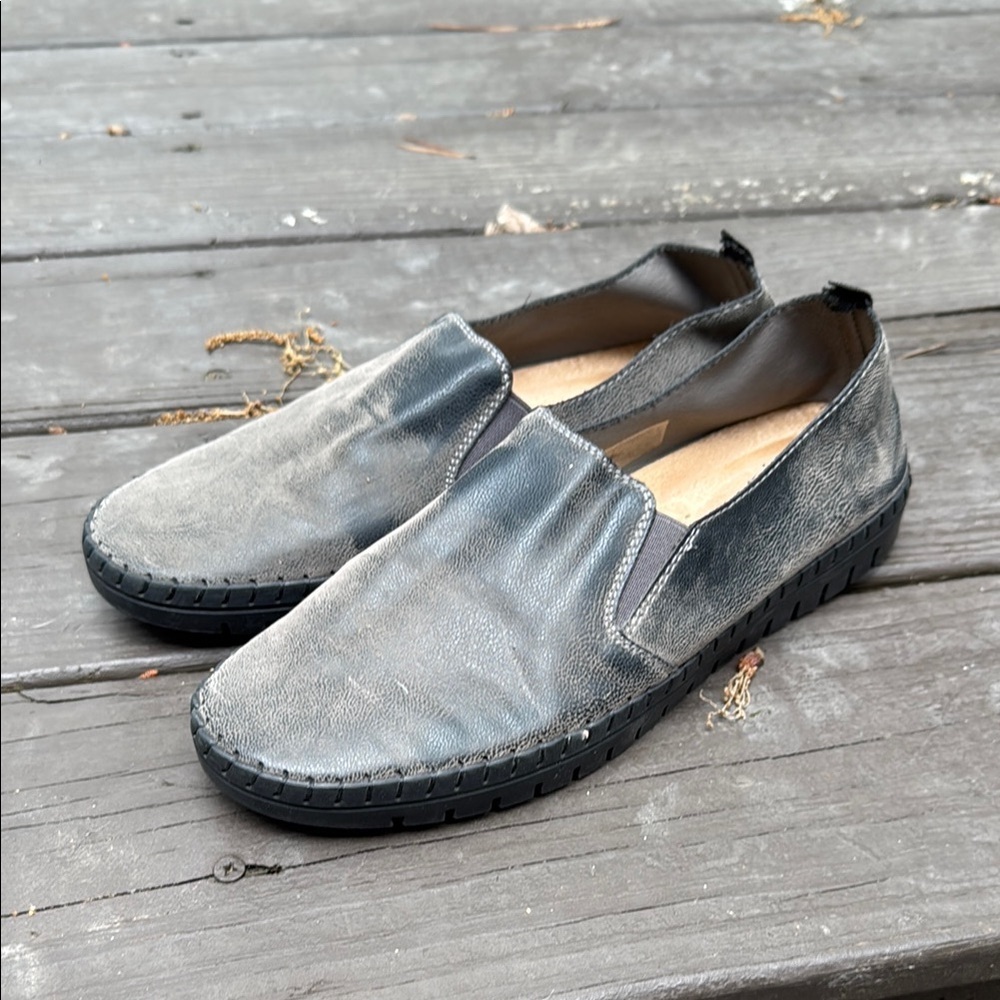 Easy Street oil burnished brown/gray color women’s sneakers size 9